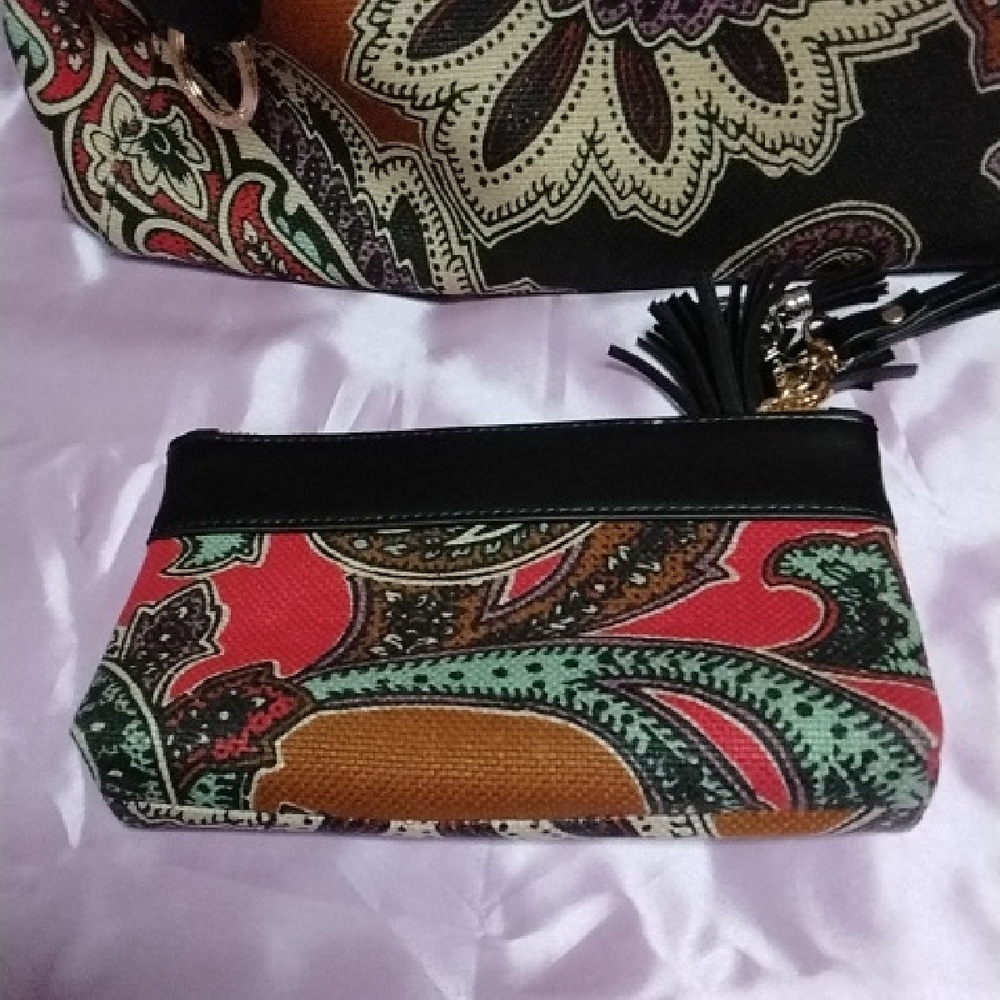 Spartina Paisley Print Handbag/Satchel and Wristlet Set - Picture 5 of 13